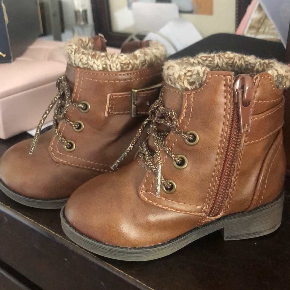 Toddler brown leather fashion boots!
